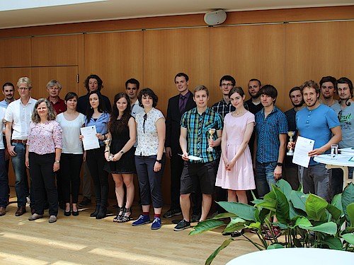 Gruppenfoto der Gewinner und Fachjury des IT-Preises der Stadt Innsbruck